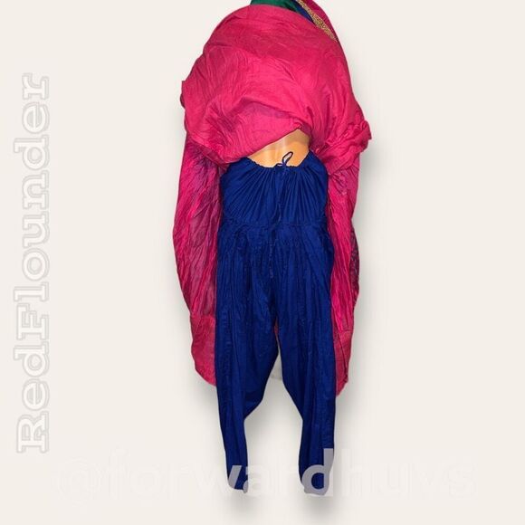 Elegant Celebration Kurta With Pants and Dupatta Size Medium - Picture 11 of 12